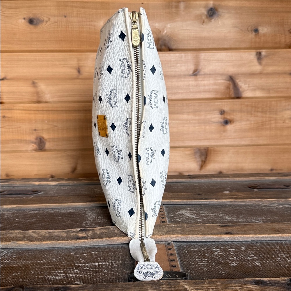 MCM Visetos White Monogram Leather Clutch - Picture 7 of 9